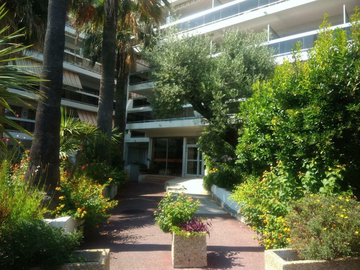 Mas De Tanit Corinthe Apartment Juan-les-Pins Bagian luar foto